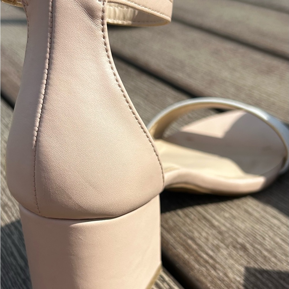 Lulus Harper Beige Block Heel Sandals White Toe Strap Size 8 - Picture 14 of 14